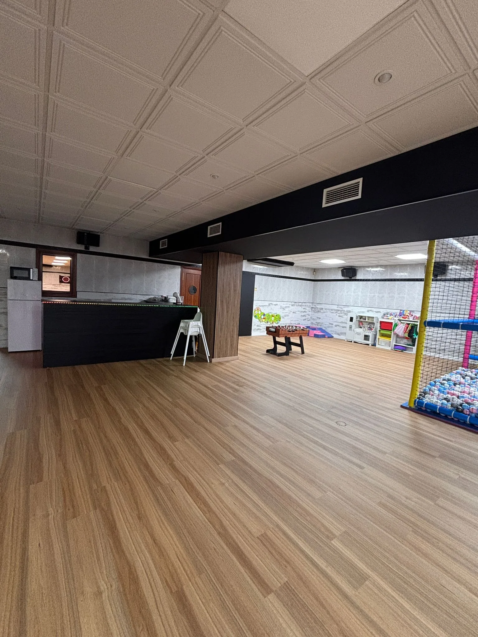 Alquiler de sala privada de 215m² para eventos en Esparreguera